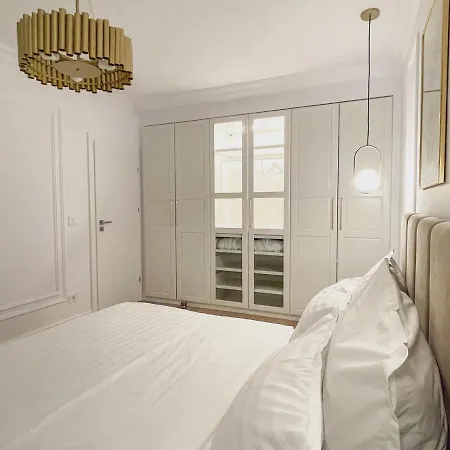 Selling Sunset Apartmán *