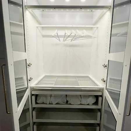 Selling Sunset Apartmán Temešvár