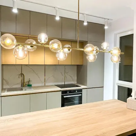 Selling Sunset Apartmán Temešvár