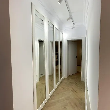 Selling Sunset Apartament *