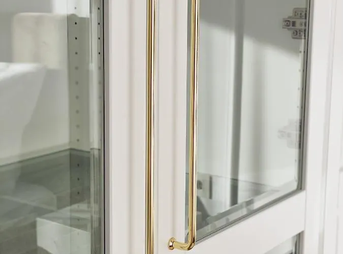 Apartment Selling Sunset *