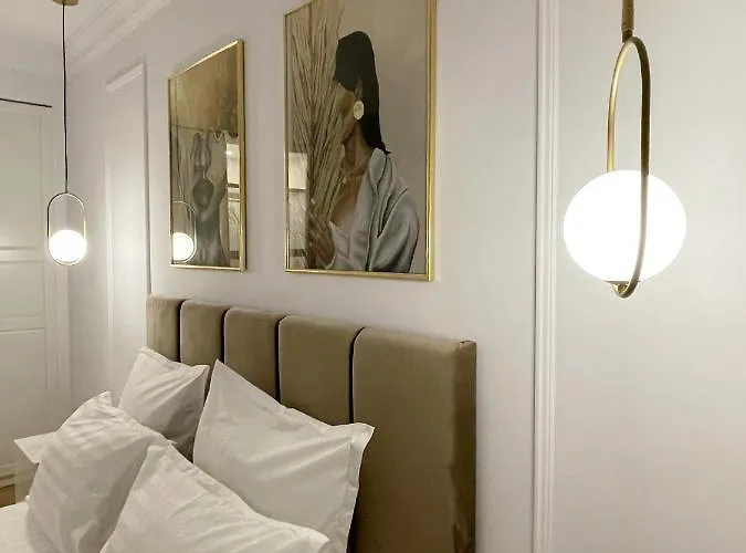 Selling Sunset Apartment *