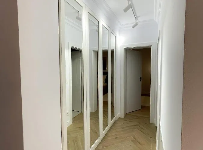 Selling Sunset Apartment *