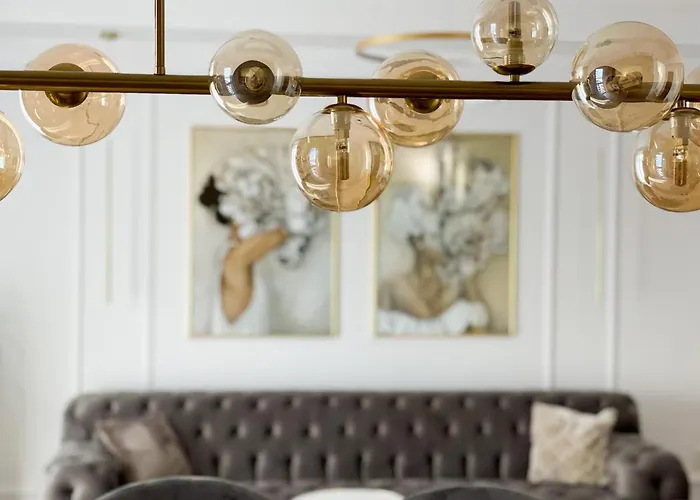 Selling Sunset Apartment *